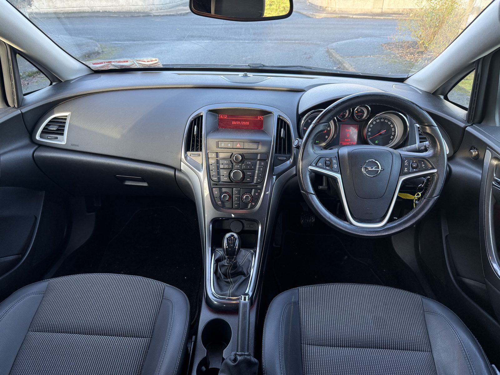 2013 Opel Astra 11