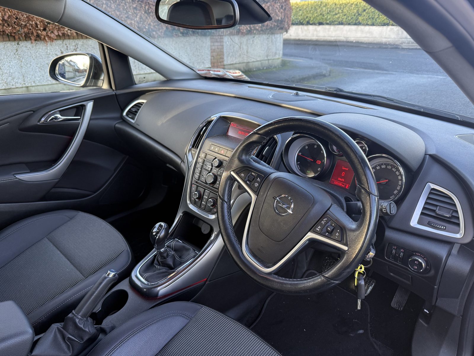 2013 Opel Astra 9